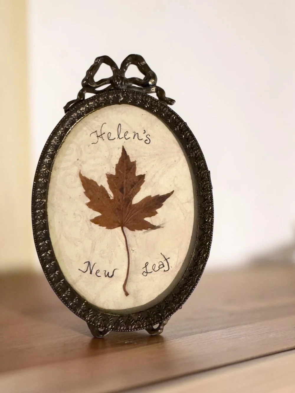 Vintage Brass Bow Oval Picture Frame Made in Italy, Pressed Leaf Keepsake